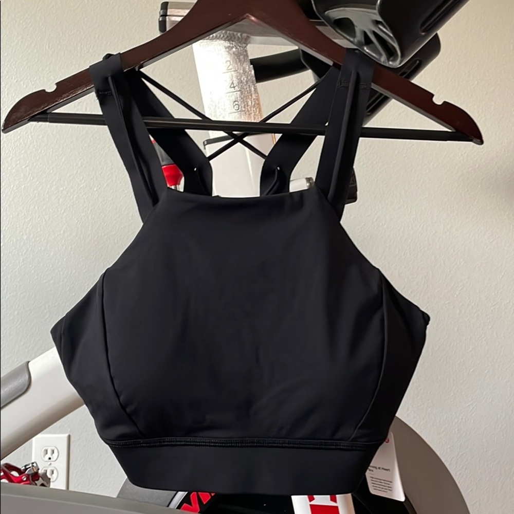 NWT Lululemon Strong at Heart Sports bra